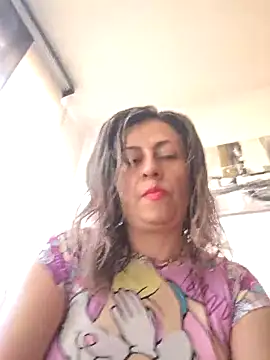 Snapshot of Latiinvenushot chatting on 02.05.26 Latiinvenushot online show from 02.05.26