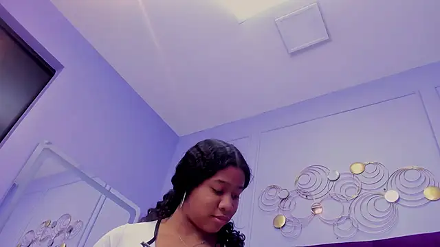 Sofi Fox  online show from 01.24.25