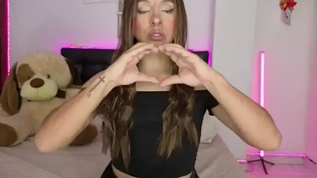 Sofieevans  online show from 04.13.26