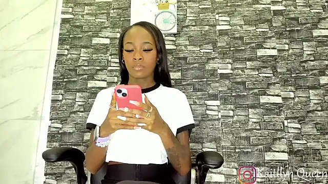 Kaitllyn Queen online show from 03.11.25