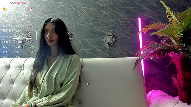 moona ray online show from 09.18.25