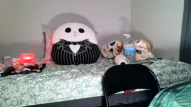 loveluna8 online show from 12.15.24