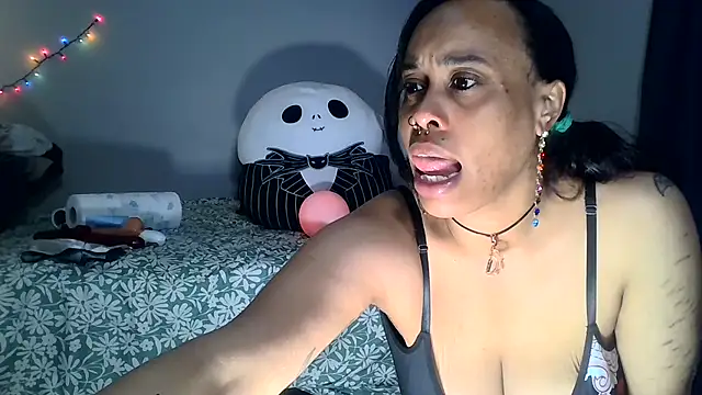 loveluna8 online show from 12.22.24
