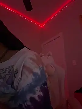 Snapshot of loveluna8 chatting on 10.20.25 loveluna8 online show from 10.20.25