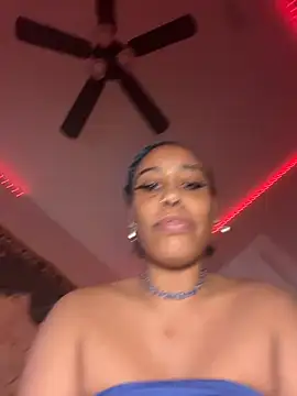 loveluna8 online show from 11.04.25