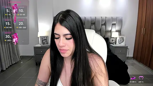 Snapshot of sarita_evanss chatting on 12.23.24 sarita evanss online show from 12.23.24