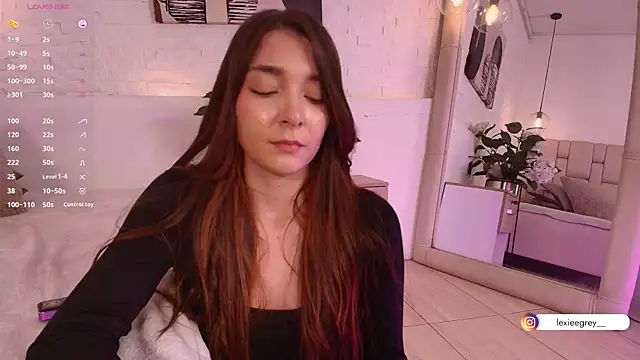 lexiee grey  online show from 03.21.25