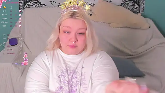 Snapshot of LilyBelll chatting on 12.30.24 LilyBelll online show from 12.30.24