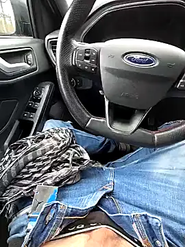 Titanhoott online show from 01.20.25