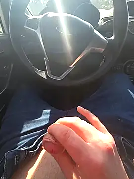 Titanhoott online show from 03.04.25