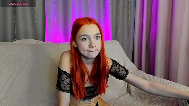 Lesi Moonie01 online show from 12.25.24