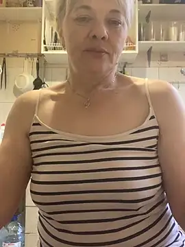 Snapshot of Lia_Laguna77 chatting on 01.31.25 Lia Laguna77 online show from 01.31.25
