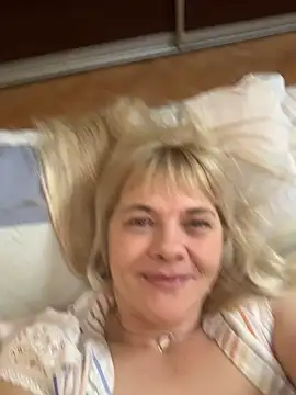 Snapshot of Lia_Laguna77 chatting on 02.11.25 Lia Laguna77 online show from 02.11.25