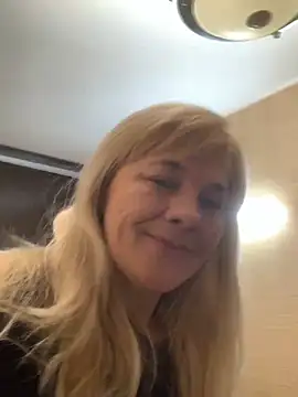 Snapshot of Lia_Laguna77 chatting on 02.18.25 Lia Laguna77 online show from 02.18.25