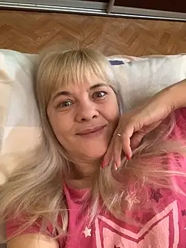 Snapshot of Lia_Laguna77 chatting on 02.25.25 Lia Laguna77 online show from 02.25.25