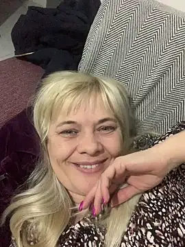 Snapshot of Lia_Laguna77 chatting on 03.21.25 Lia Laguna77 online show from 03.21.25