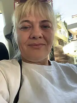 Snapshot of Lia_Laguna77 chatting on 03.22.25 Lia Laguna77 online show from 03.22.25