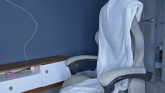 alyx garden online show from 01.18.25