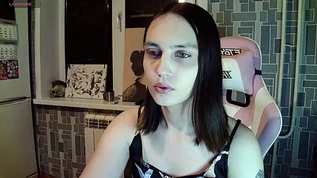 Snapshot of BlackHe4rts_ chatting on 12.14.24 BlackHe4rts  online show from 12.14.24