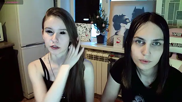 Snapshot of BlackHe4rts_ chatting on 01.10.25 BlackHe4rts  online show from 01.10.25