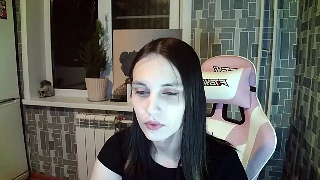 Snapshot of BlackHe4rts_ chatting on 03.18.25 BlackHe4rts  online show from 03.18.25