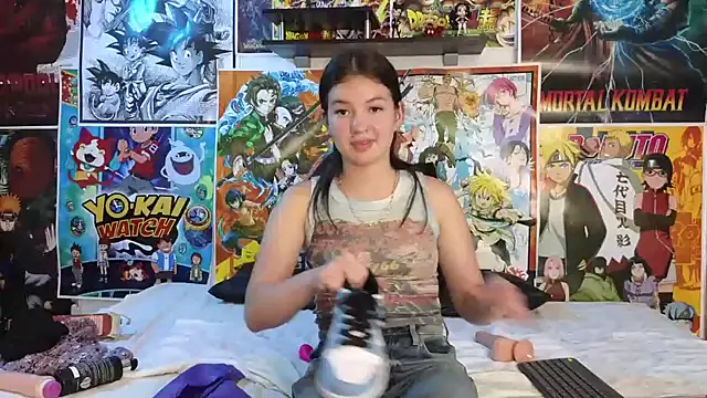 Snapshot of lilimini032 chatting on 12.29.24 lilimini032 online show from 12.29.24