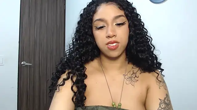 Snapshot of barbara_falcons chatting on 05.03.26 barbara falcons online show from 05.03.26