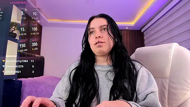 Lucy Smith2 online show from 01.30.25