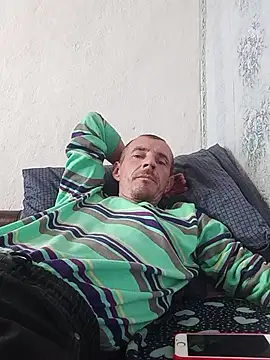 Snapshot of MachoXRallph chatting on 10.30.25 MachoXRallph online show from 10.30.25