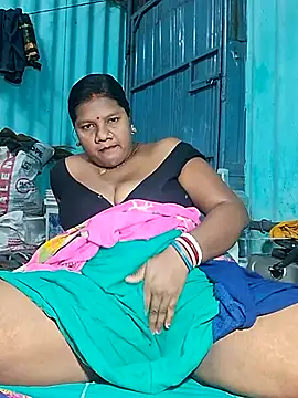 Snapshot of pujavinod chatting on 02.08.25 pujavinod online show from 02.08.25