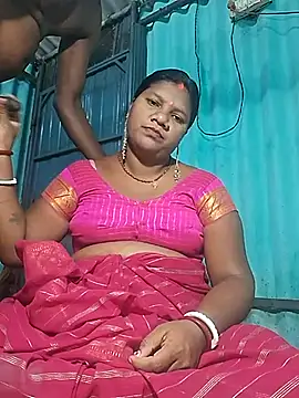 Snapshot of pujavinod chatting on 02.15.25 pujavinod online show from 02.15.25