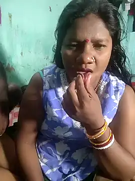 Snapshot of pujavinod chatting on 09.17.25 pujavinod online show from 09.17.25