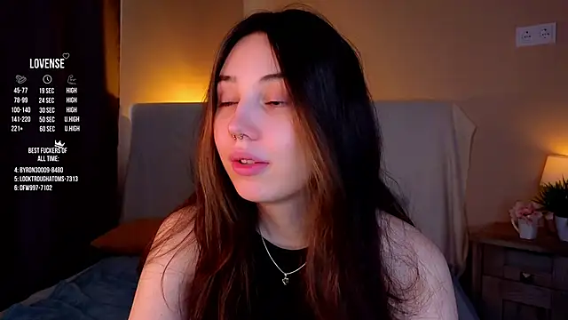 Snapshot of GillianDowdey chatting on 09.23.25 GillianDowdey online show from 09.23.25