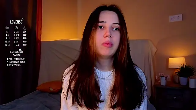 Snapshot of GillianDowdey chatting on 10.16.25 GillianDowdey online show from 10.16.25