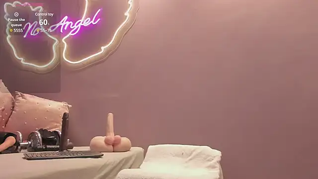 Ninna monroe  online show from 12.19.24