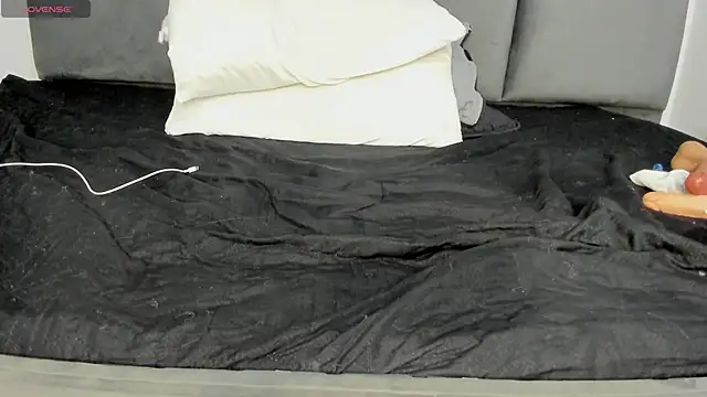 Lizz Luna online show from 02.26.25