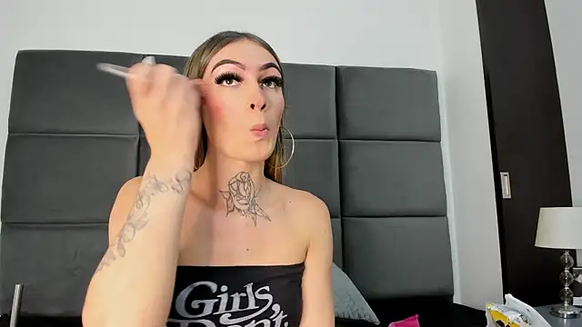 Lizz Luna online show from 10.16.25