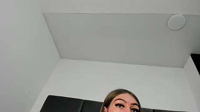 Lizz Luna online show from 10.17.25