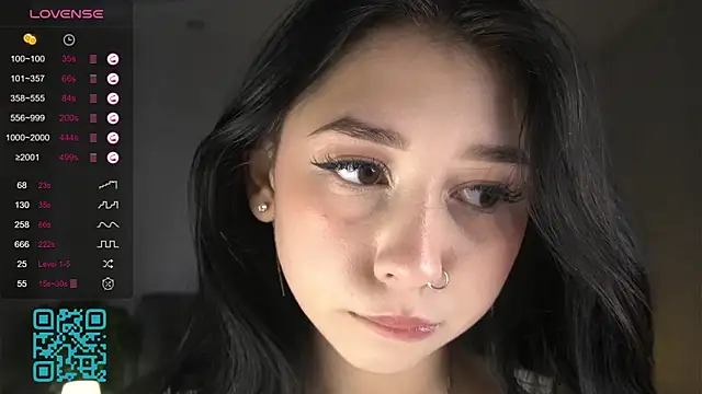 AislyEmbury online show from 10.18.25