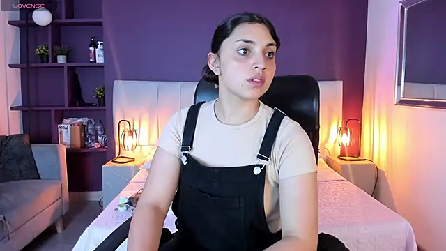 Snapshot of VickyBuunny chatting on 01.21.25 VickyBuunny online show from 01.21.25