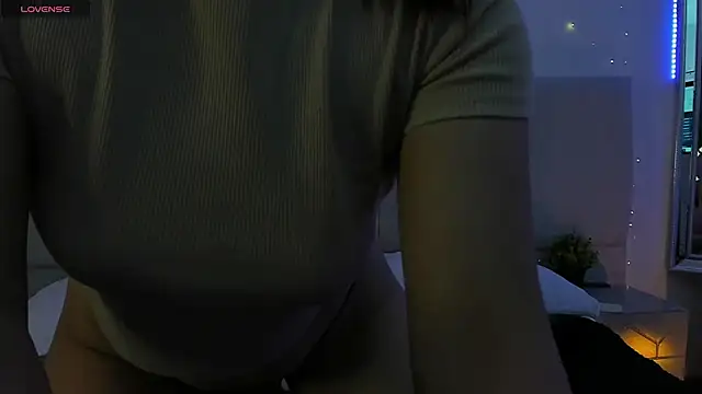 Snapshot of VickyBuunny chatting on 02.24.25 VickyBuunny online show from 02.24.25