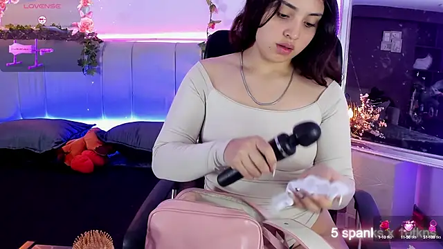 Snapshot of VickyBuunny chatting on 03.05.25 VickyBuunny online show from 03.05.25