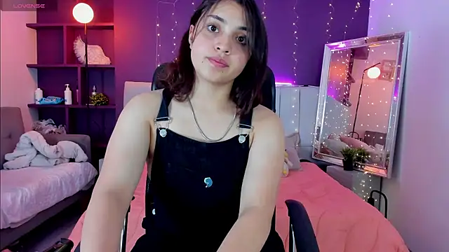 Snapshot of VickyBuunny chatting on 03.19.25 VickyBuunny online show from 03.19.25