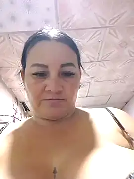 Snapshot of lupita_2023 chatting on 11.09.25 lupita 2023 online show from 11.09.25