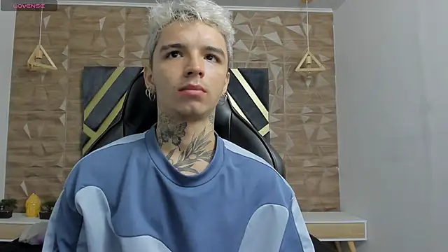 Ian Castillo  online show from 02.23.26