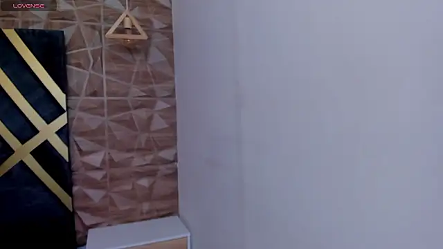 Ian Castillo  online show from 03.12.26