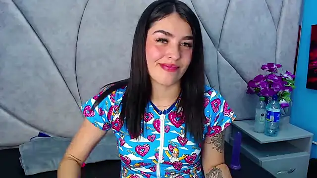 Mia Charlothe online show from 12.29.24