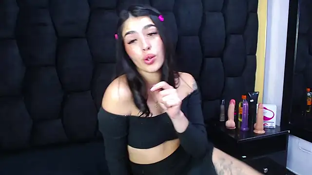 Mia Charlothe online show from 02.01.25