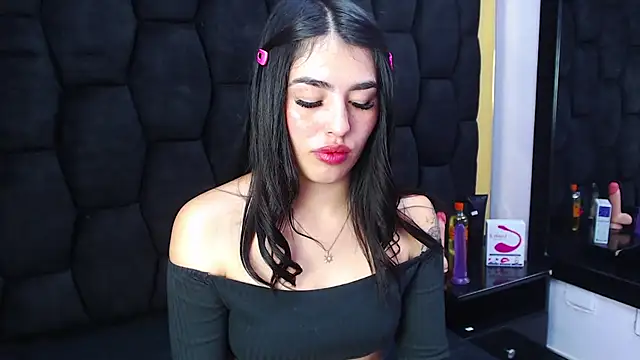 Mia Charlothe online show from 02.01.25