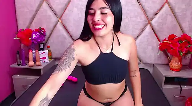 Mia Charlothe online show from 02.19.25